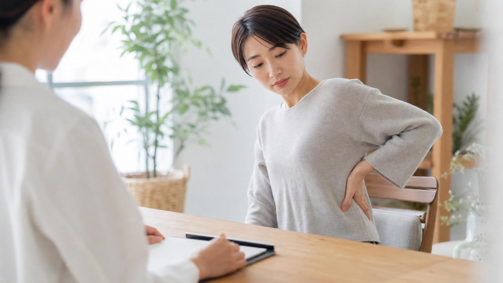 背中の痛みが左側・腰の上に出る時は何科？原因と受診目安 背中の痛み 左側 腰の上 何科でまず確認したいこと
