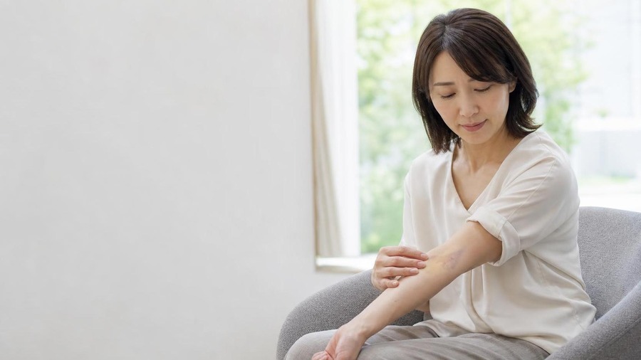 赤紫・青・黄色など色の変化