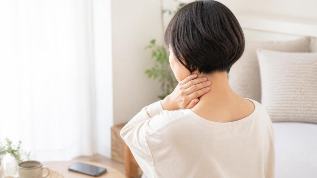 天柱 押すと痛いの場所と押し方｜肩こり・頭痛に使う時の注意点 タイトル画像